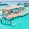 🏝️ رحلة المالديف – جزيرة الأحلام بين الفيلات المائية والشواطئ البكر 🌊